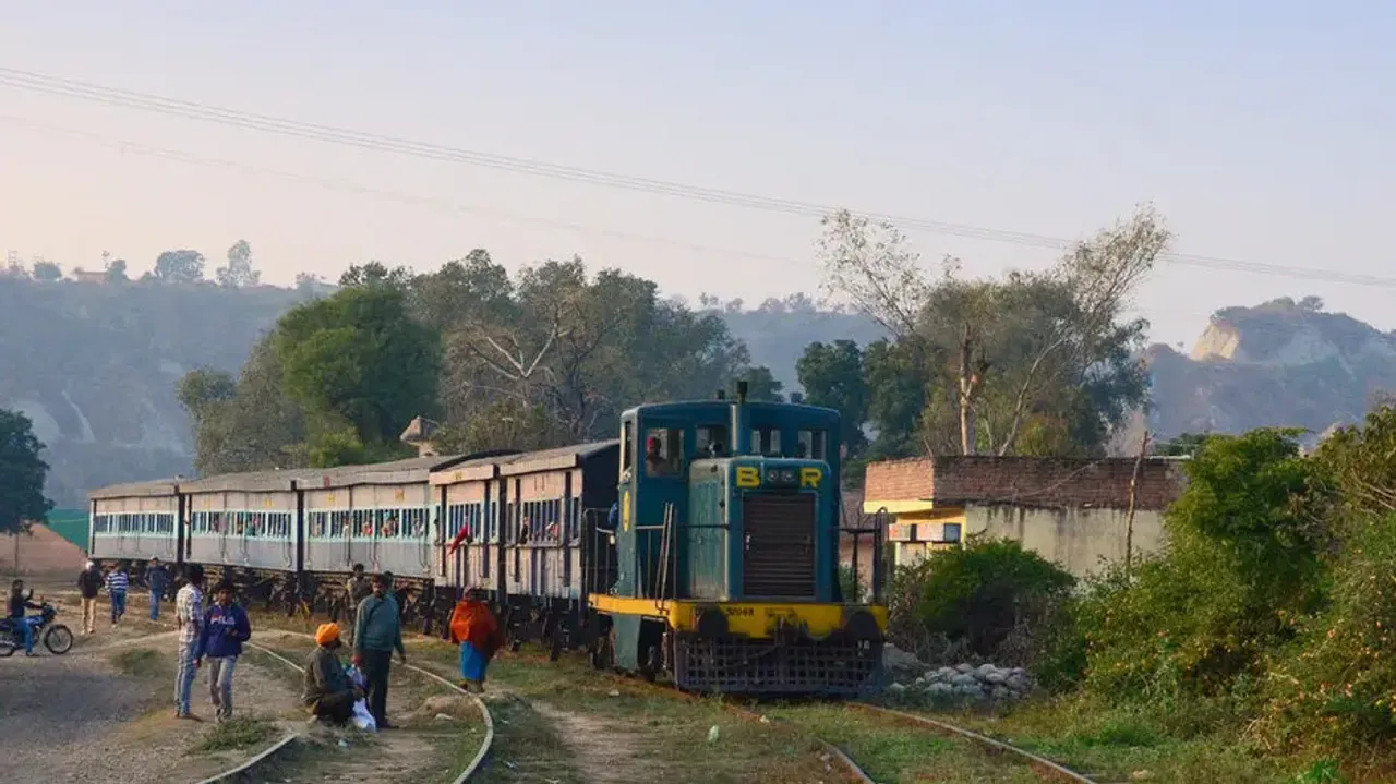 Bhakra Nangal train