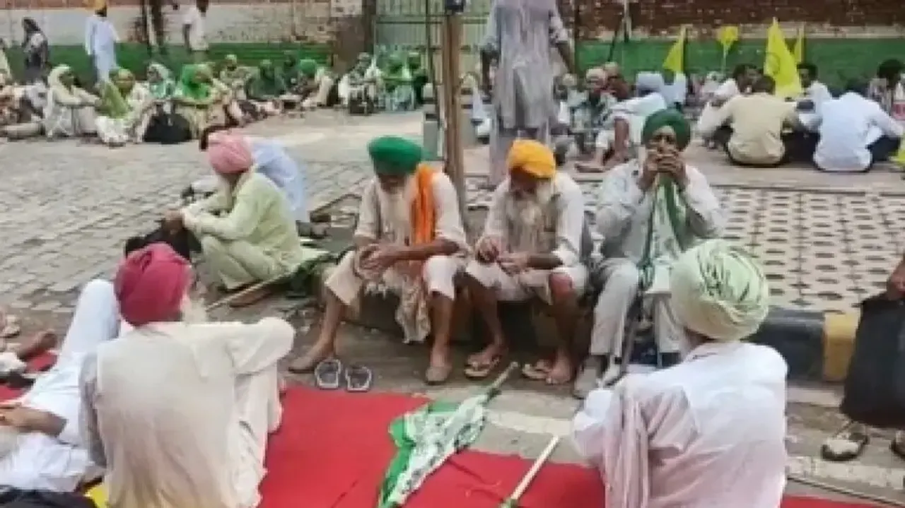 Thousands of farmers gather in Delhi for 'mahapanchayat', cause huge traffic snarls