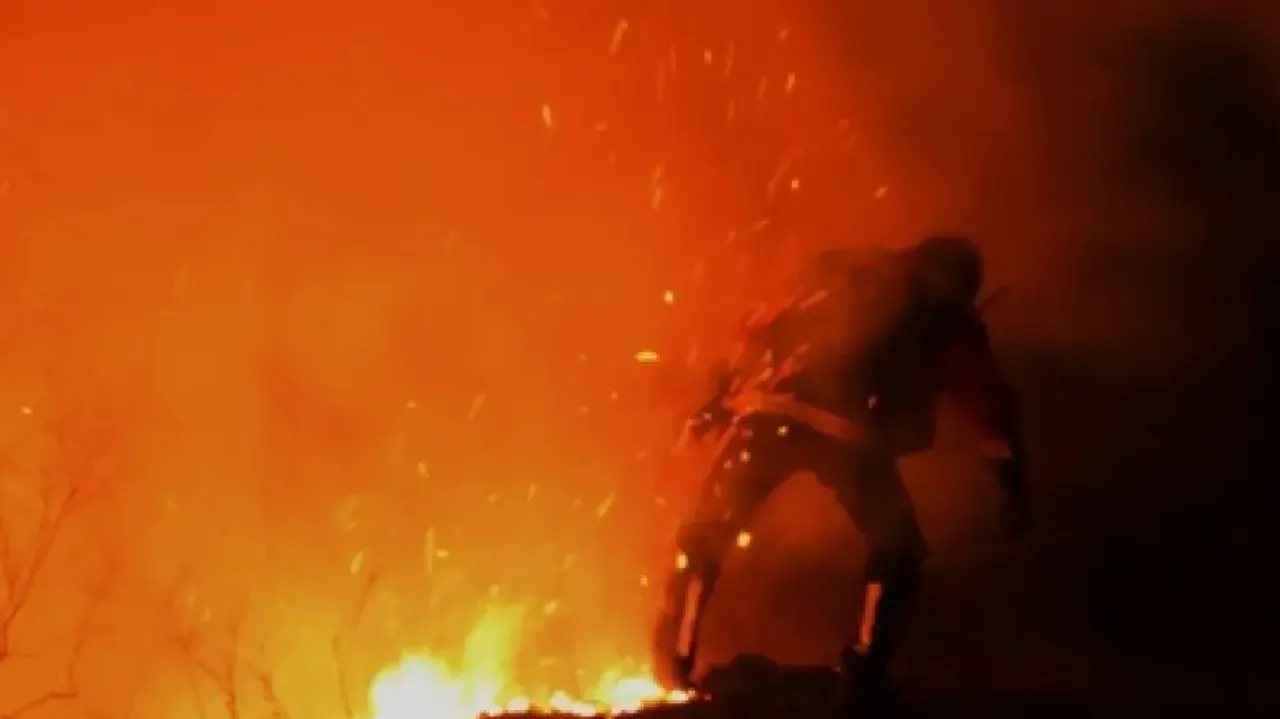 Mosquito Fire in California spreads to almost 30,000 acres
