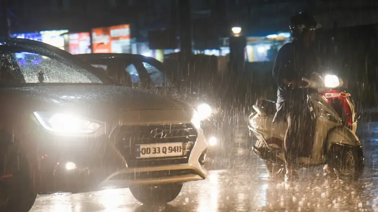 Rain Lashes Bhubaneswar