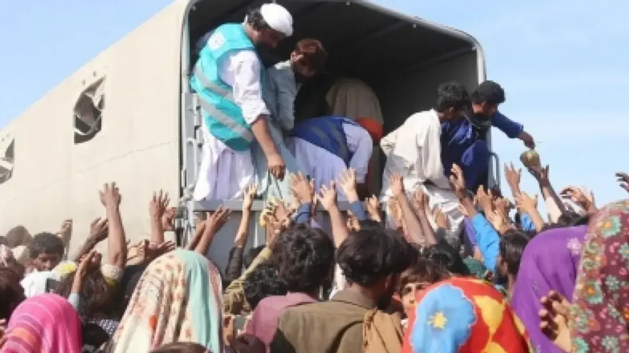 Pakistan receives 100 int'l flights of relief items as flood death toll rises to 1,500