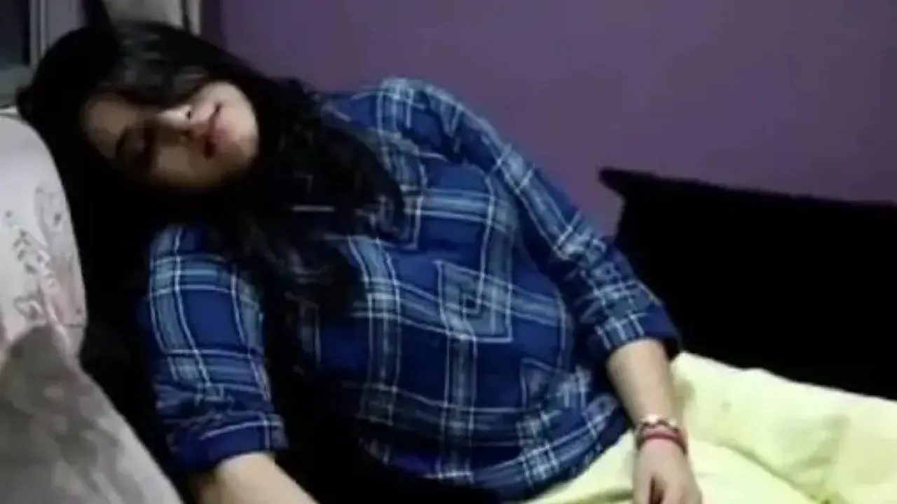 Sleeping for long hours can turn you lakhpati! WB girl crowned as 'All India Champion'