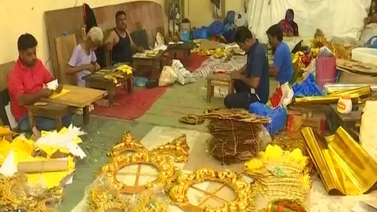 This Muslim family in Cuttack has been making jari medha for generations