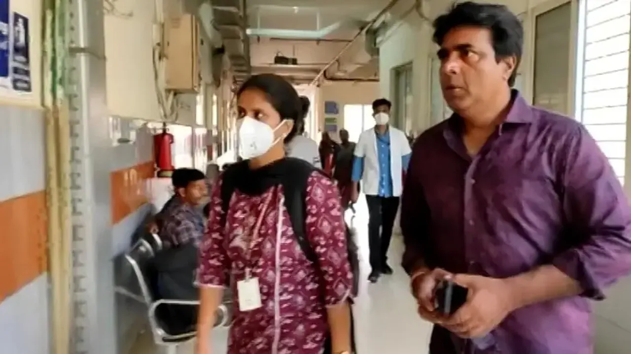 Actor Babushaan discharged from hospital; wife Trupti takes him home