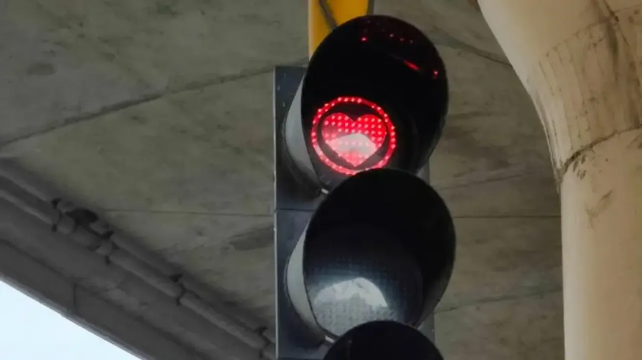 Awareness on Heart Health: Love-shaped stop signs in Bengaluru traffic lights is the new trend