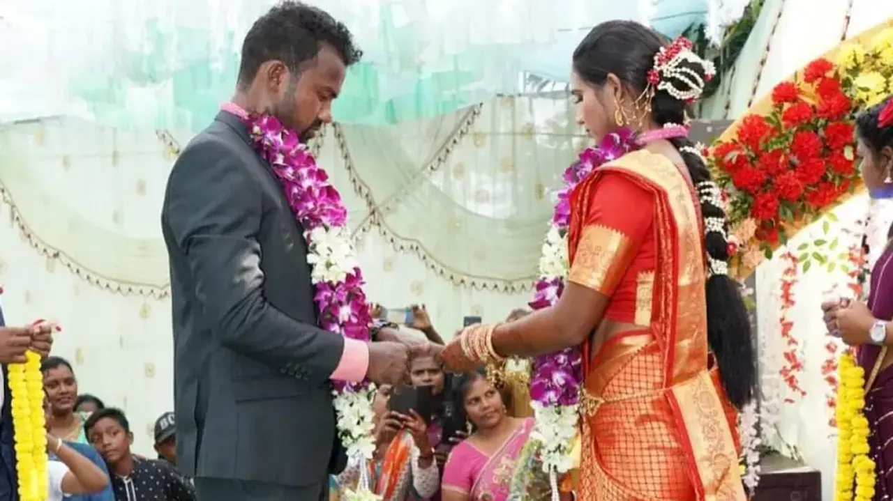 Odia hockey stars Lilima and Stalin get engaged