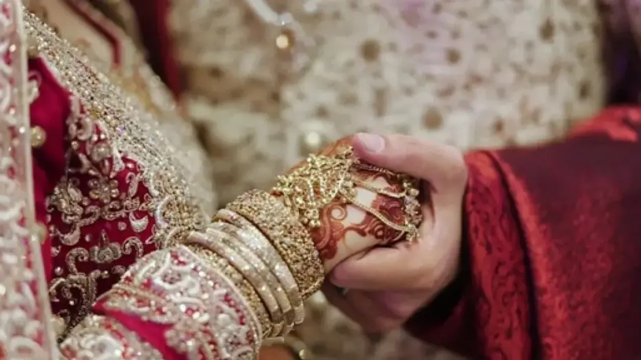 Bride refuses to go with groom after marriage