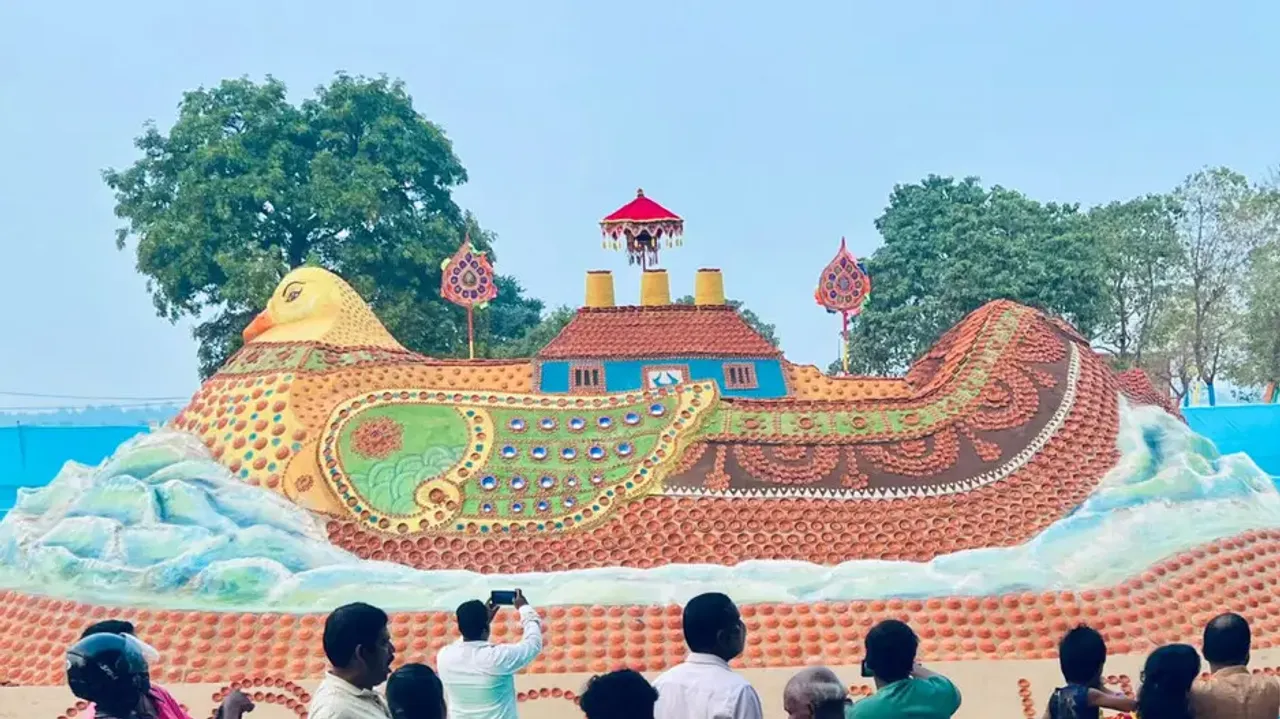 Traditional Sand Boat - Sudarsan Pattnaik’s Masterpiece at Cuttack Bali Yatra