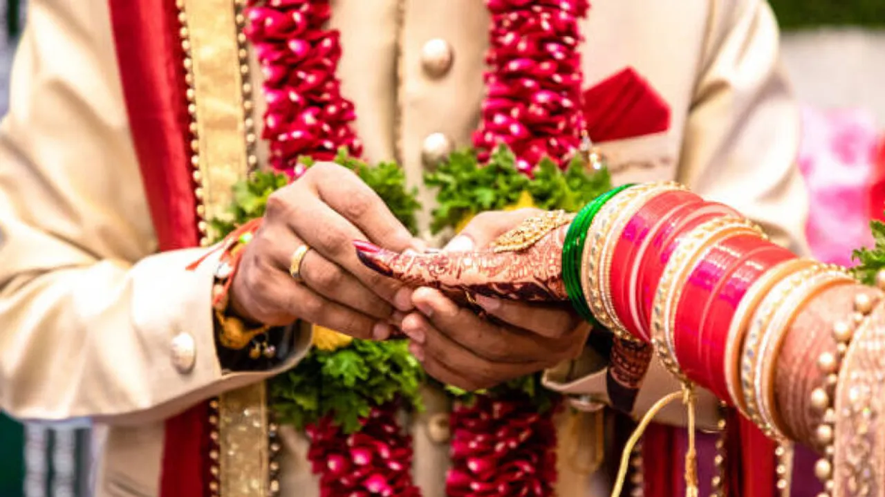 Bride refuses to marry, calls off wedding after groom kisses her on stage