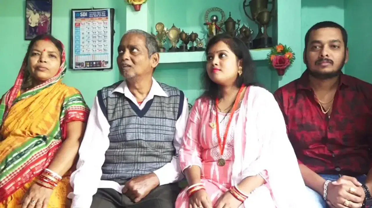 Beating all odds snack seller’s daughter cracks OJS with flying colours 