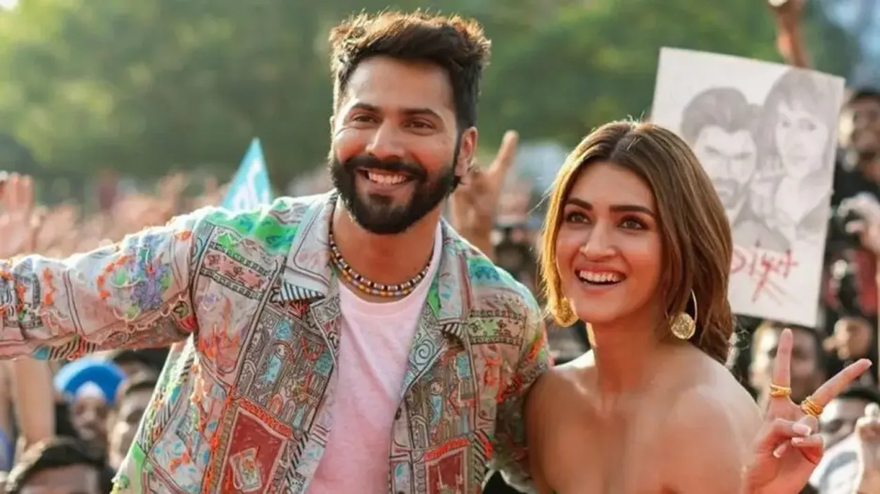 Varun Dhawan jumps to help girl who fainted during Bhediya promotions, wins hearts #Watch
