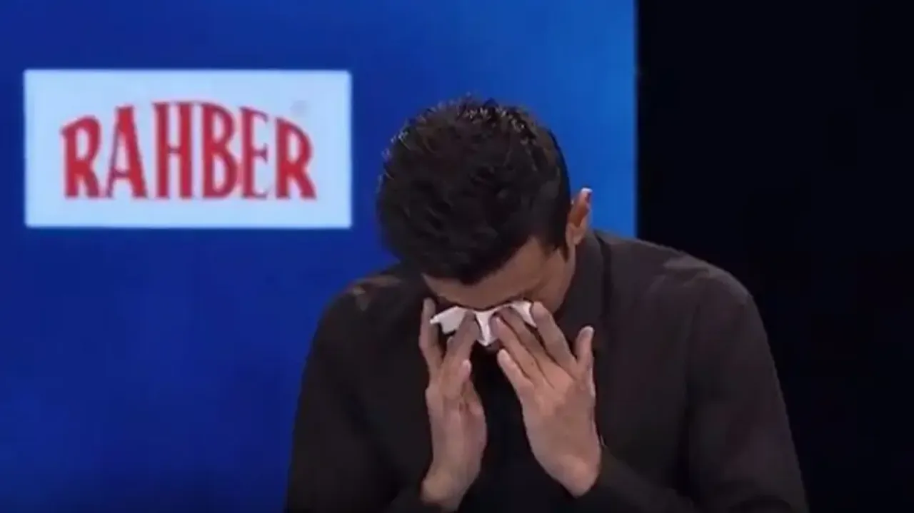 Sania Mirza’s husband Shoaib Malik bursts into tears on live TV – Watch video