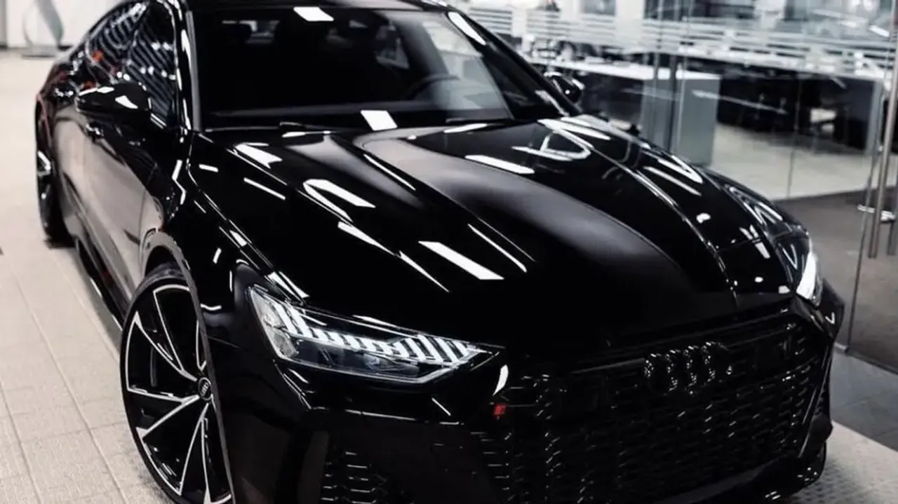 All Black Audi RS7