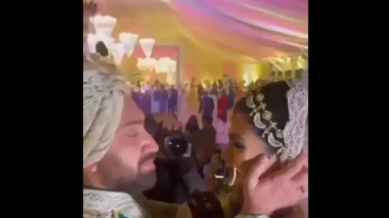 Love wins: Caste difference keeps boy and girl 8 years away, watch how they react on wedding day