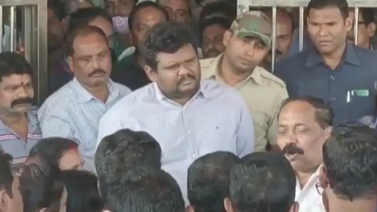 Protest at office of Cuttack Municipal Corporation