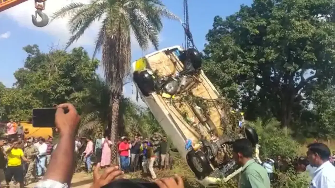 4 from Odisha dead as car plunges into roadside well in Chhattisgarh 