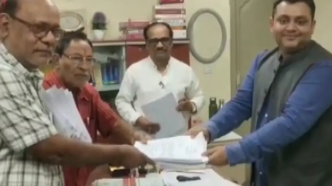 Odisha Textiles Mill workers’ long lost cheer backs as they start receiving outstanding wages 