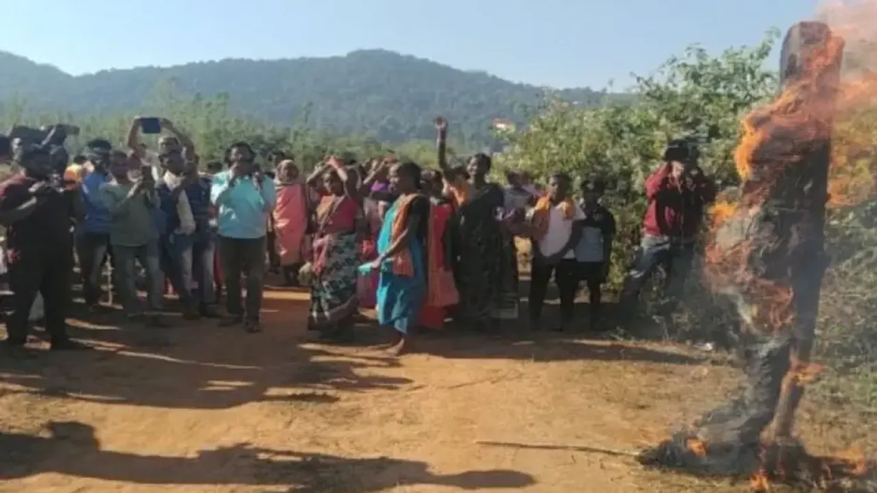 Over 900 Maoist supporters surrender in Odisha