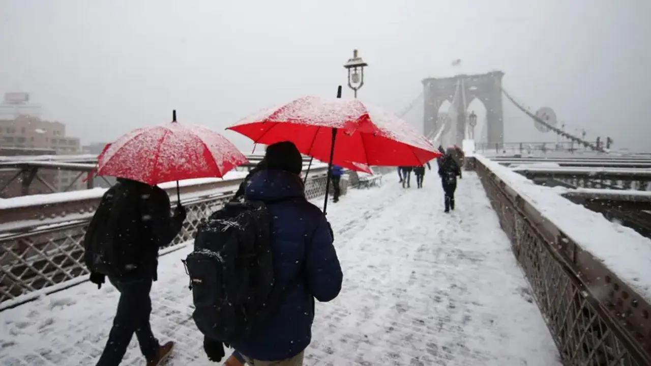 Arctic storm batters US, Canada