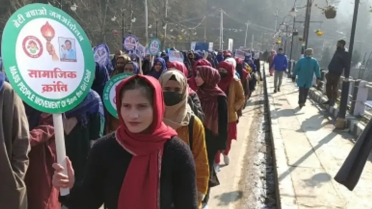 In freezing Kupwara, Pune medico leads women's march to 'Save the Girl Child'