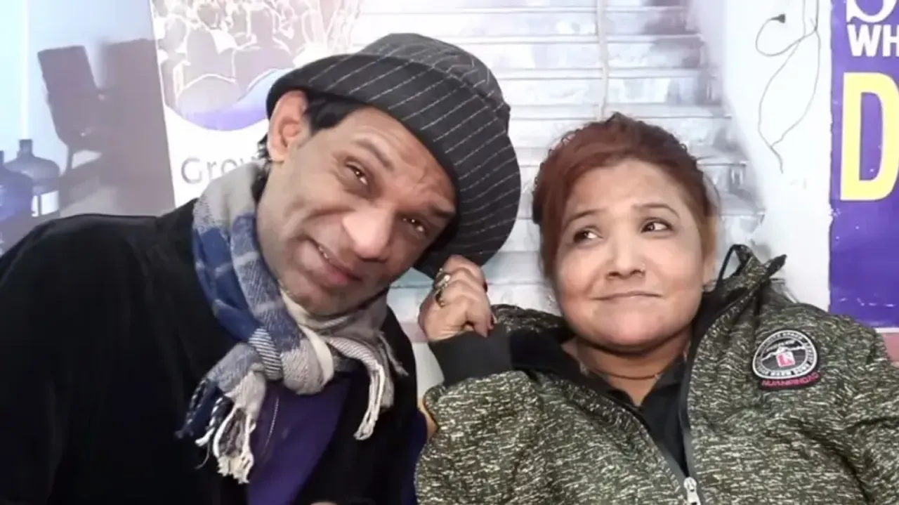 Woman falls in love with car mechanic at first sight