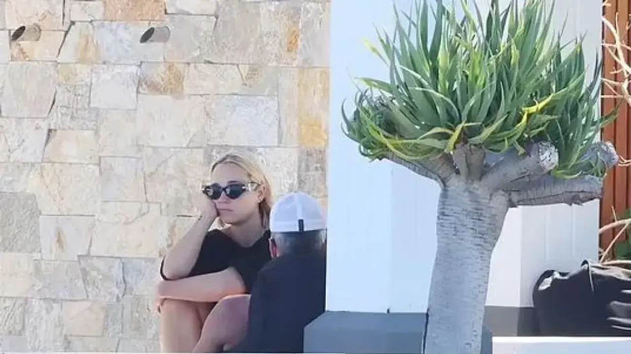 Australian cricketer Michael Clarke slapped by girlfriend in public park, video goes viral