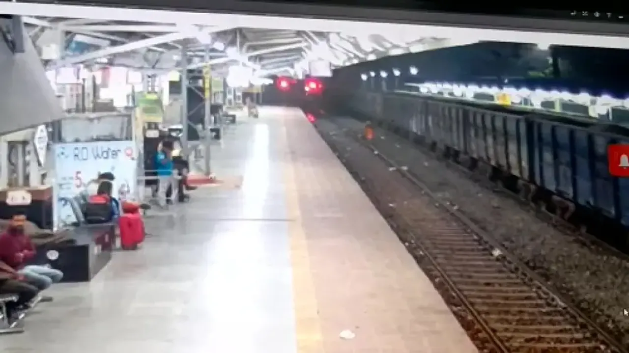Caught on camera: RPF constable saves man who tried to end life on railway tracks