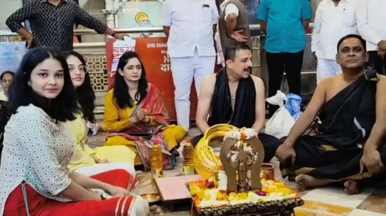 Odisha Minister donates gold kalas worth over Rs 1cr in Maha temple