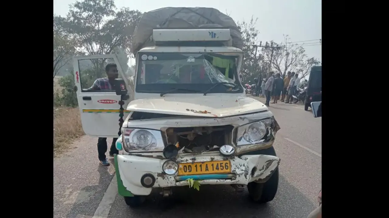 Pick Up Van Collides With Auto Rickshaw In Keonjhar
