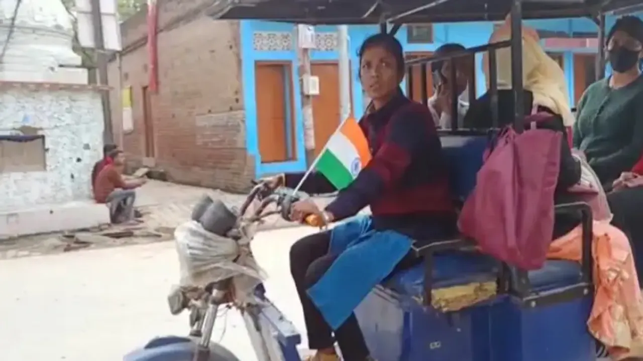 Gayatri Driving E-Rickshaw In Ayodhya