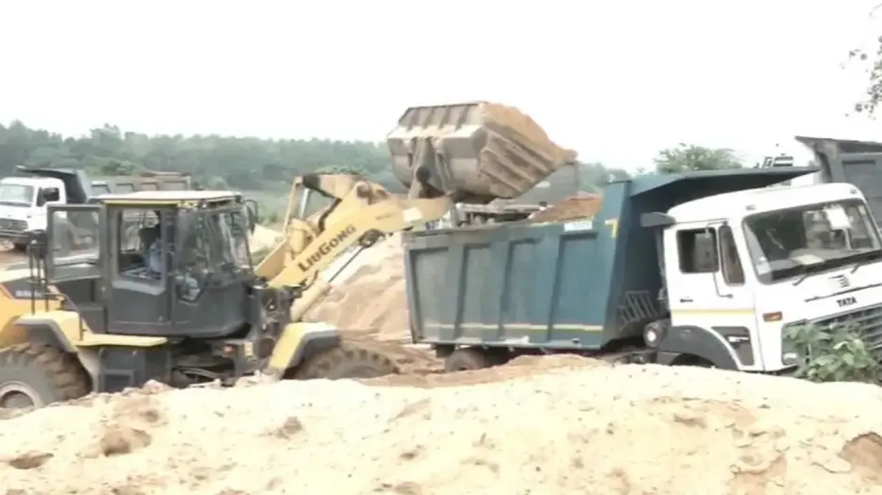 Rampant illegal sand mining leaves administration in a fix in Odisha 