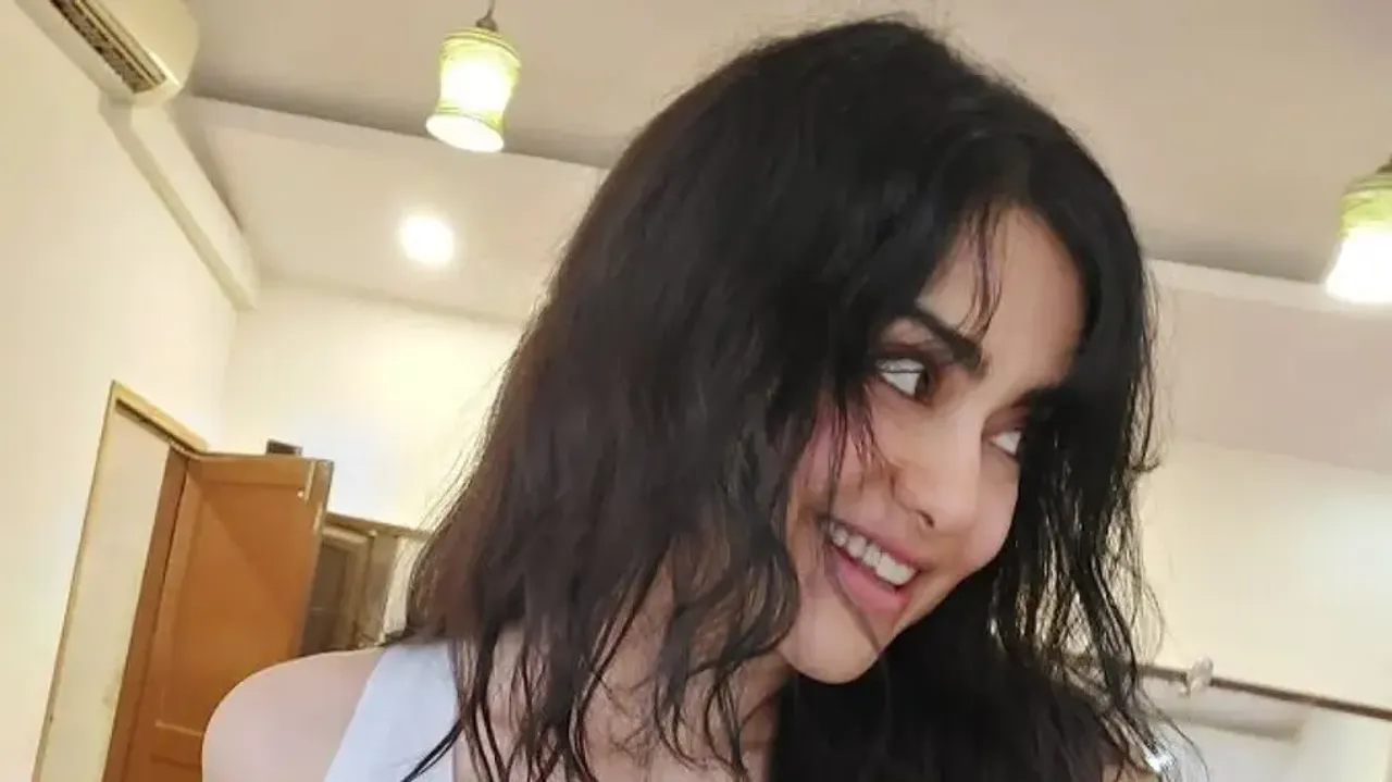 Adah Sharma hilariously rejects fan’s marriage proposal on Twitter