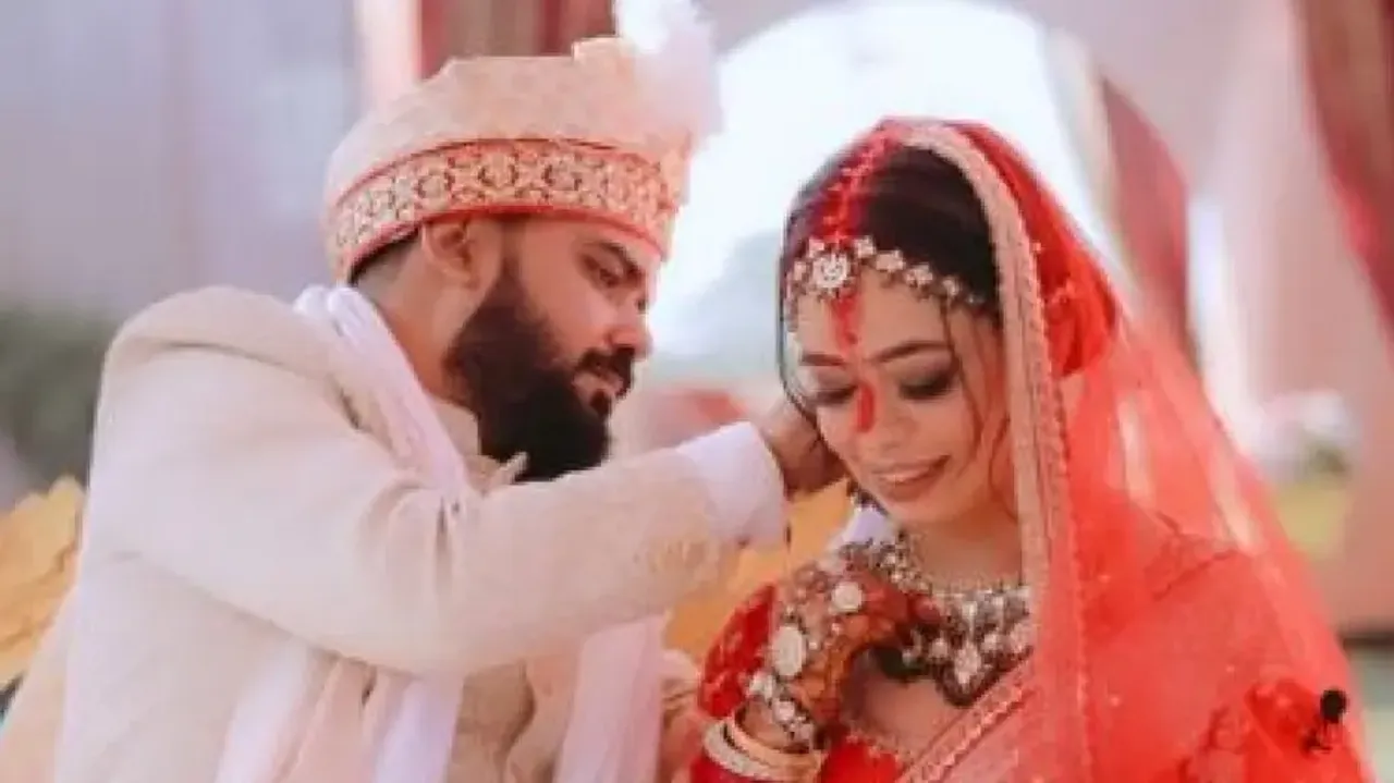 Bride’s ‘possessive’ move during ‘sindoor’ ritual wins heart