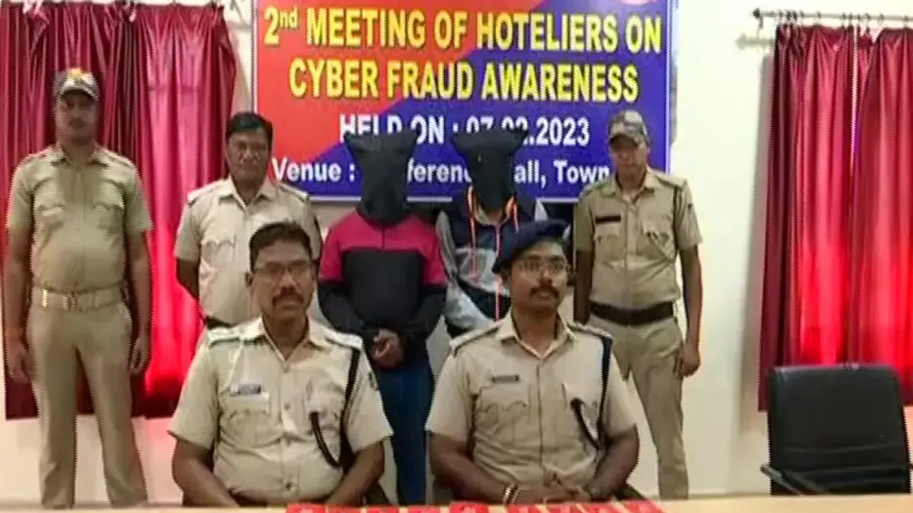2 fraudsters arrested f