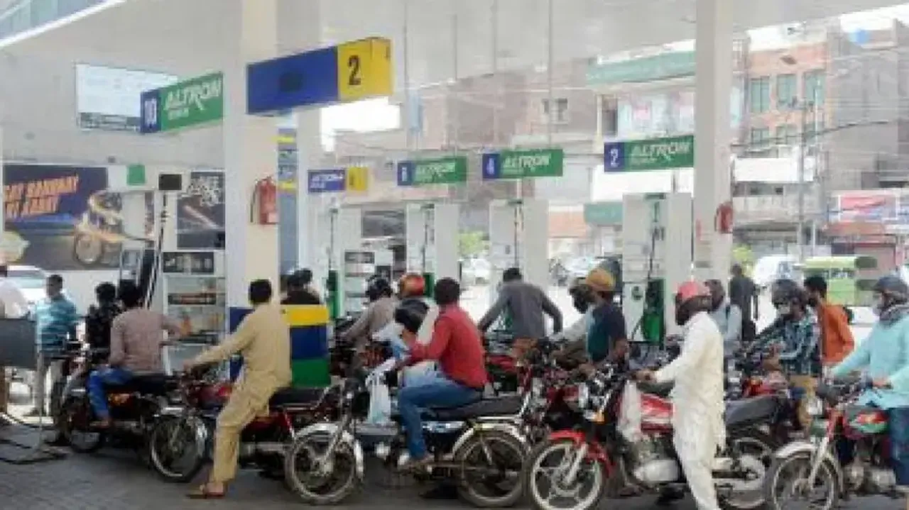 Pakistani Petrol pumps run dry 