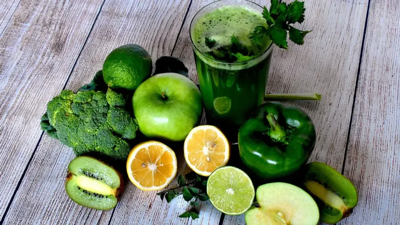 Foods and beverages for good eyesight