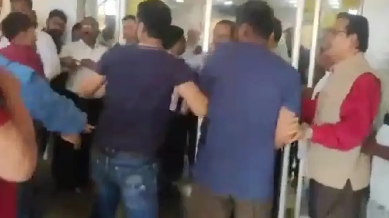 Student unrest in Utkal University: JNU professor opposed, varsity lecturer 'attacked'