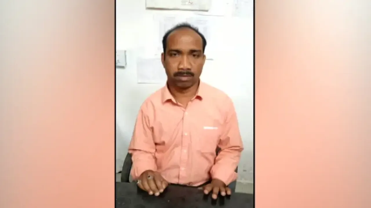 RI Caught While Accepting Bribe