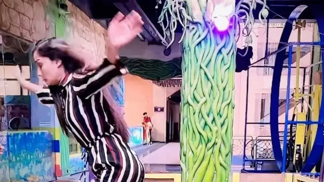 Girl tries to show-off chair stunt on social media, video goes horribly wrong; watch