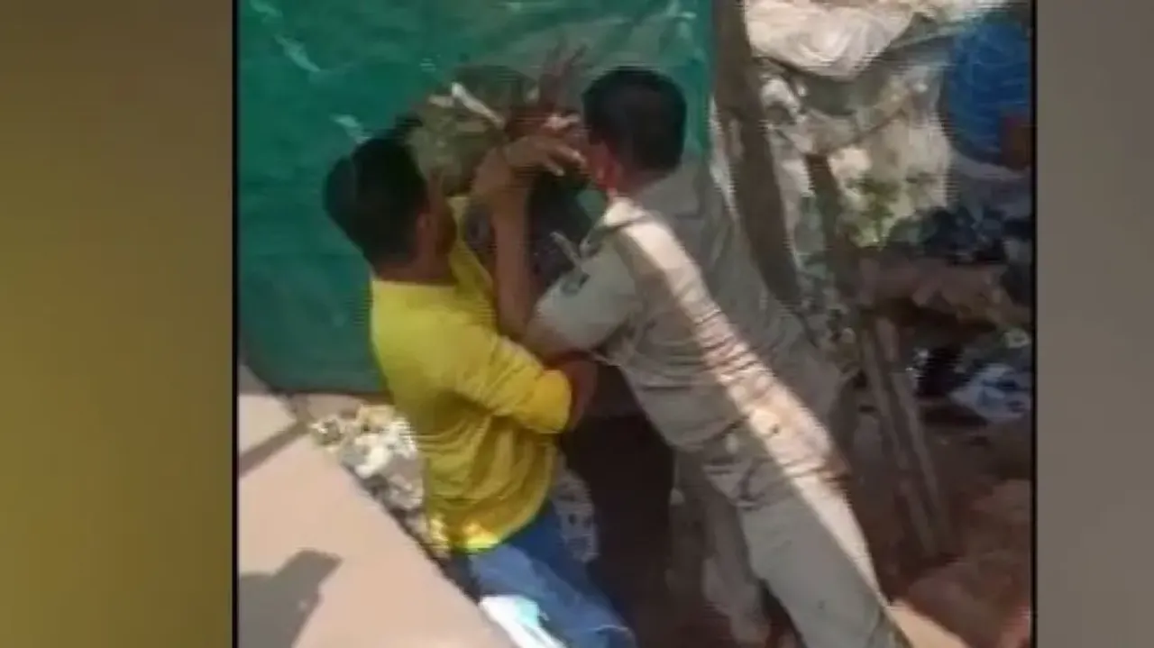 Police constable, BSF 'Assistant Commandant' exchange blows on Bhubaneswar street