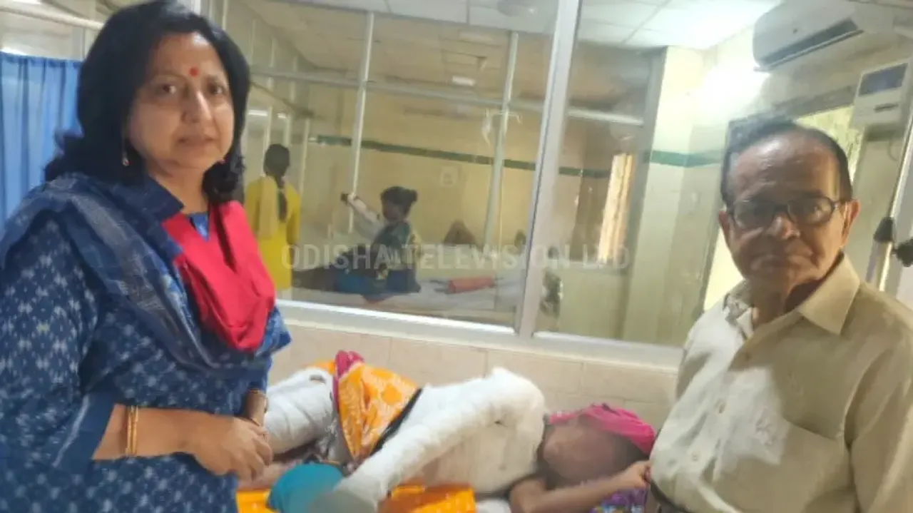 Jharsuguda acid attack survivor battles for life, kids fend for themselves