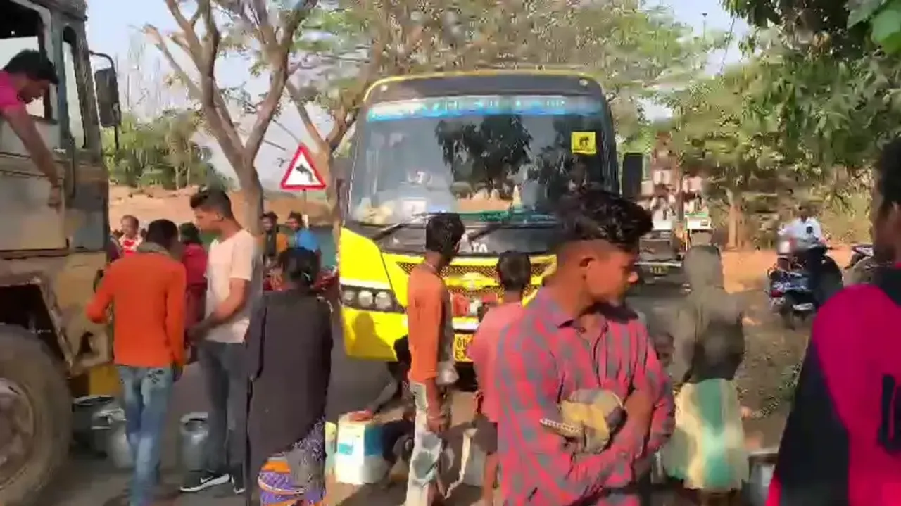 Road Blockade Over Drinking Water Project