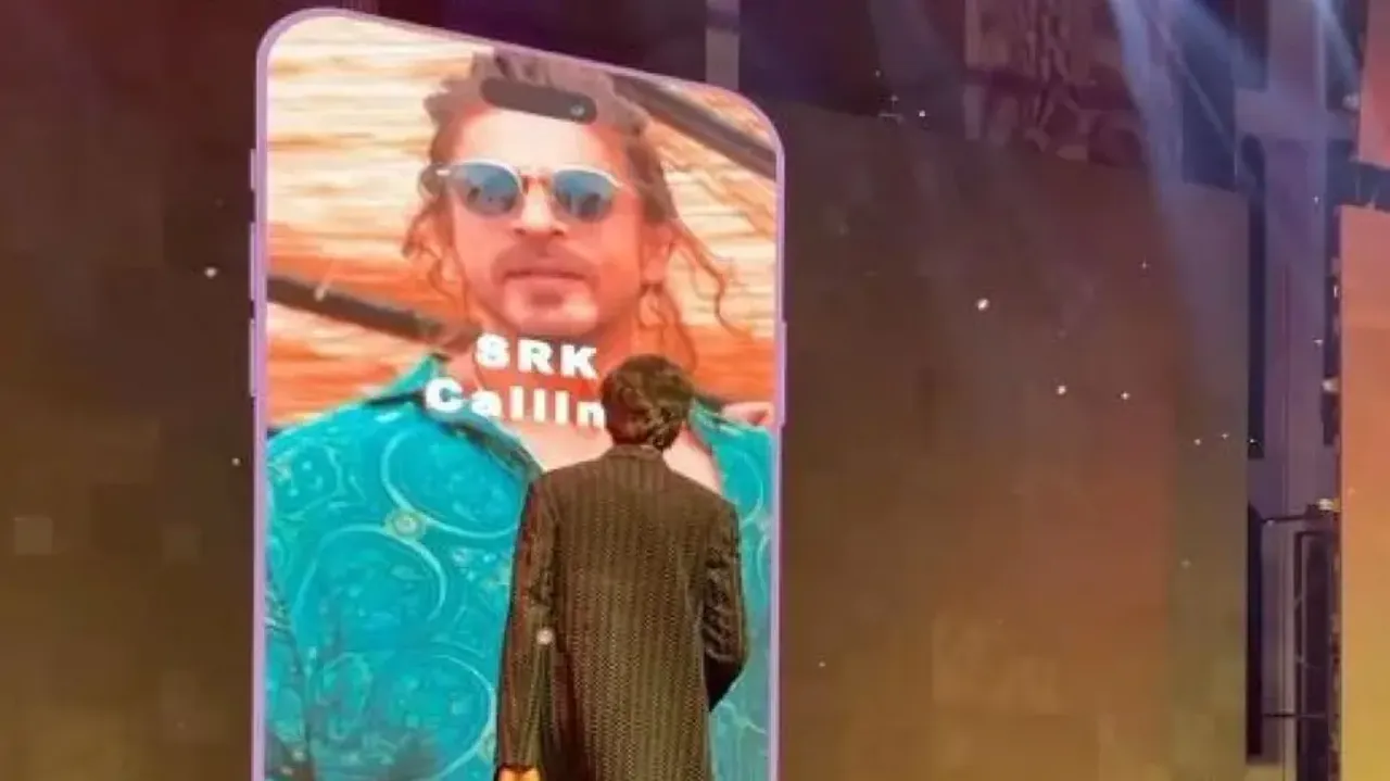 Bride gets surprise of her life from the King of Romance, Shah Rukh Khan himself – Watch