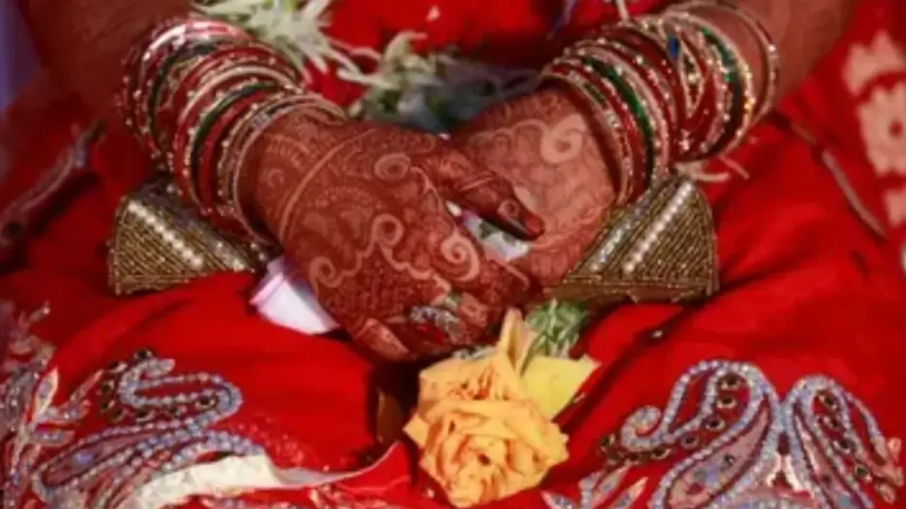 Bride runs away with lover just after marriage