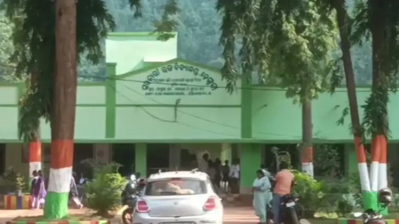 Student dies after falling into hot dal in Odisha school