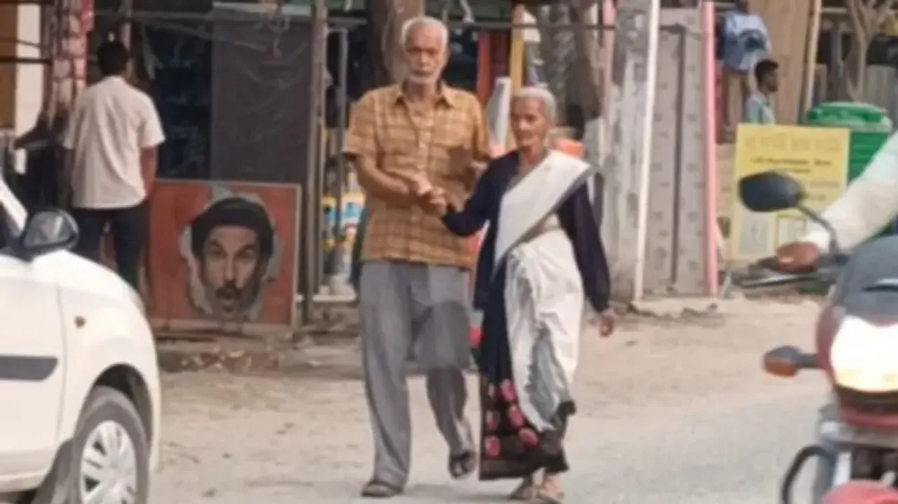 Elderly couple shows what true love is