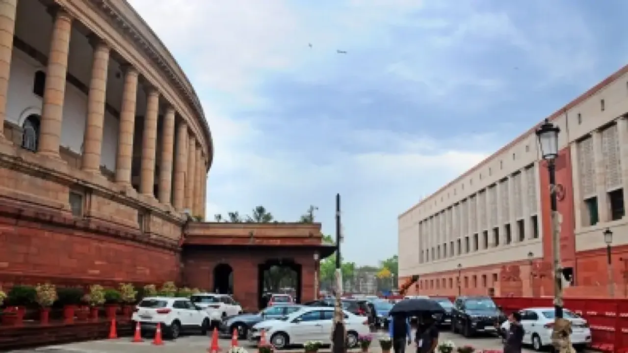 Parliamentary panel urges government to frame comprehensive policy on electric vehicles