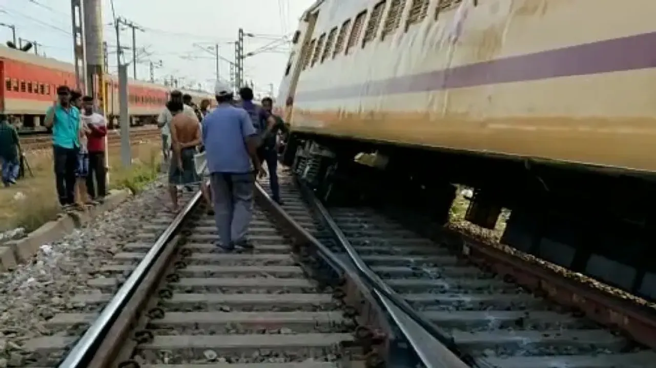 Puri-Gunpur passenger train derails