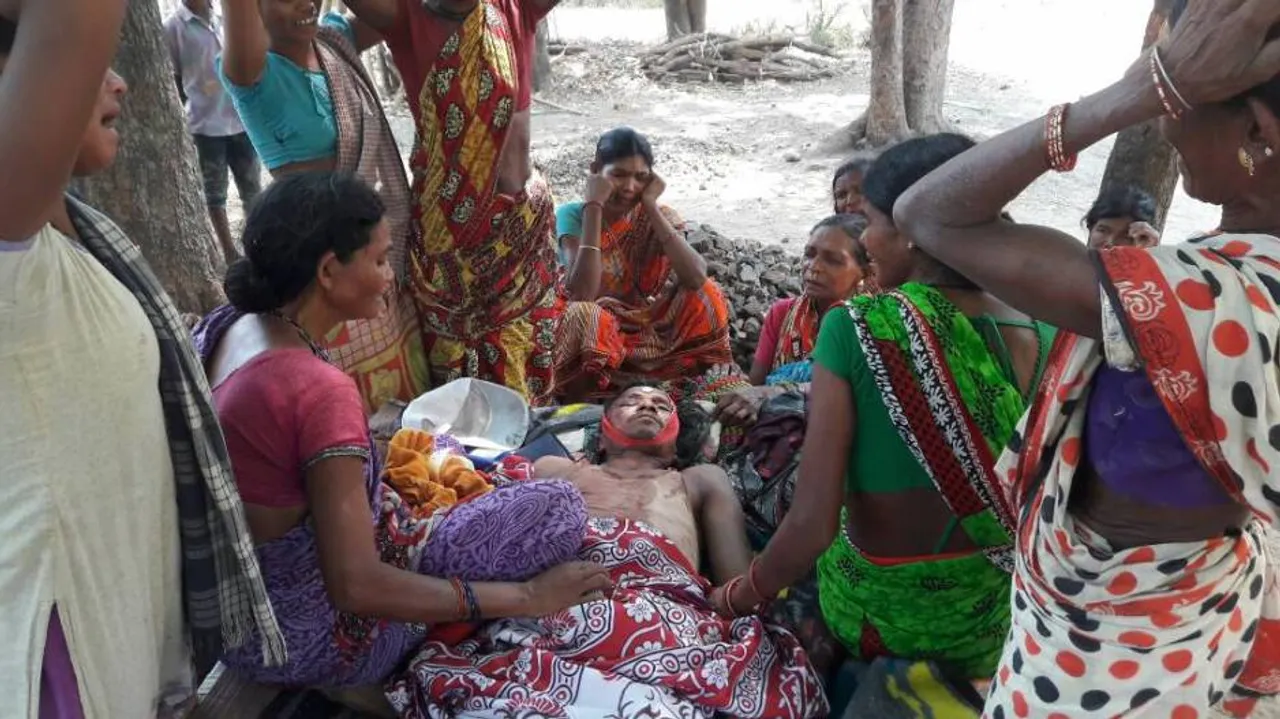 Maoists gun down 2 villagers suspecting them to be police informers 