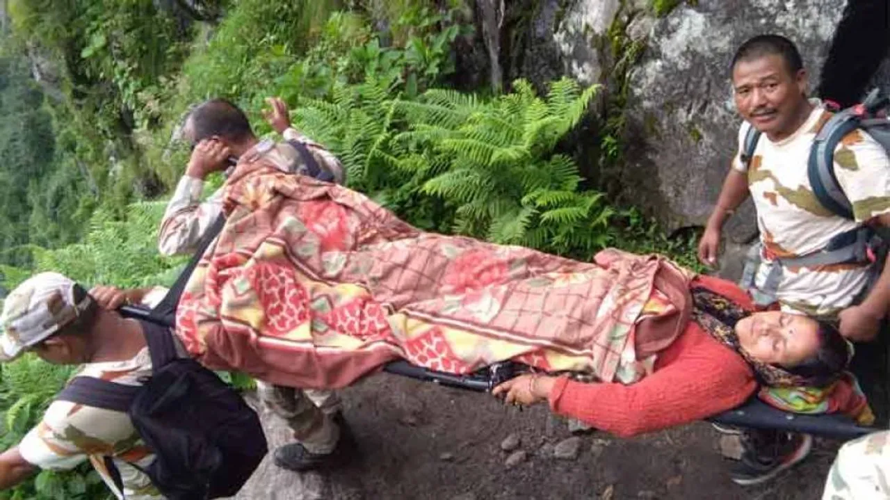 ITBP Jawans Turn Godsend, Carry Injured Woman On Stretcher In Flood For 15 Hrs